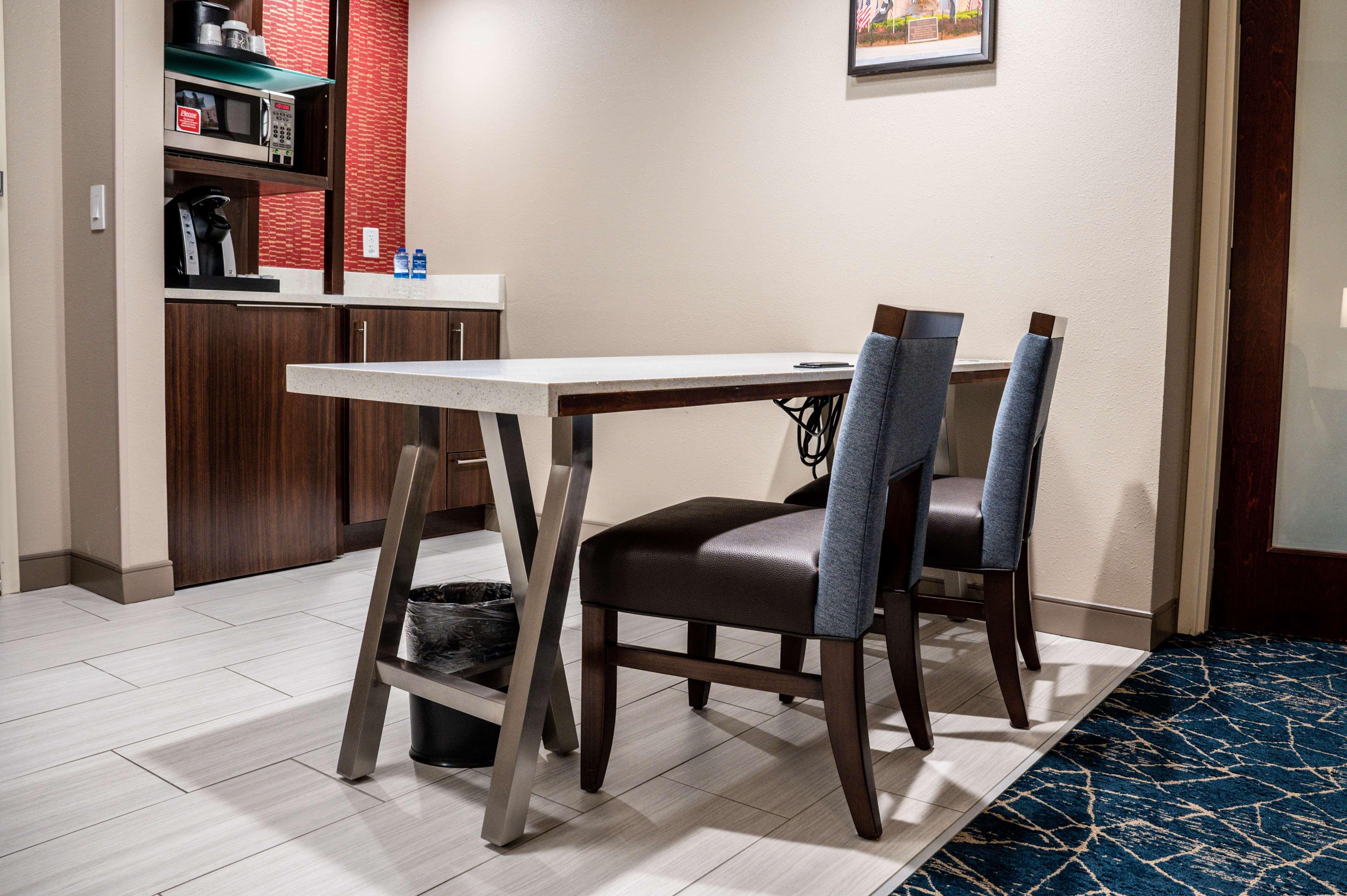 Hilton Garden Inn Fayetteville/Fort Bragg Exterior photo