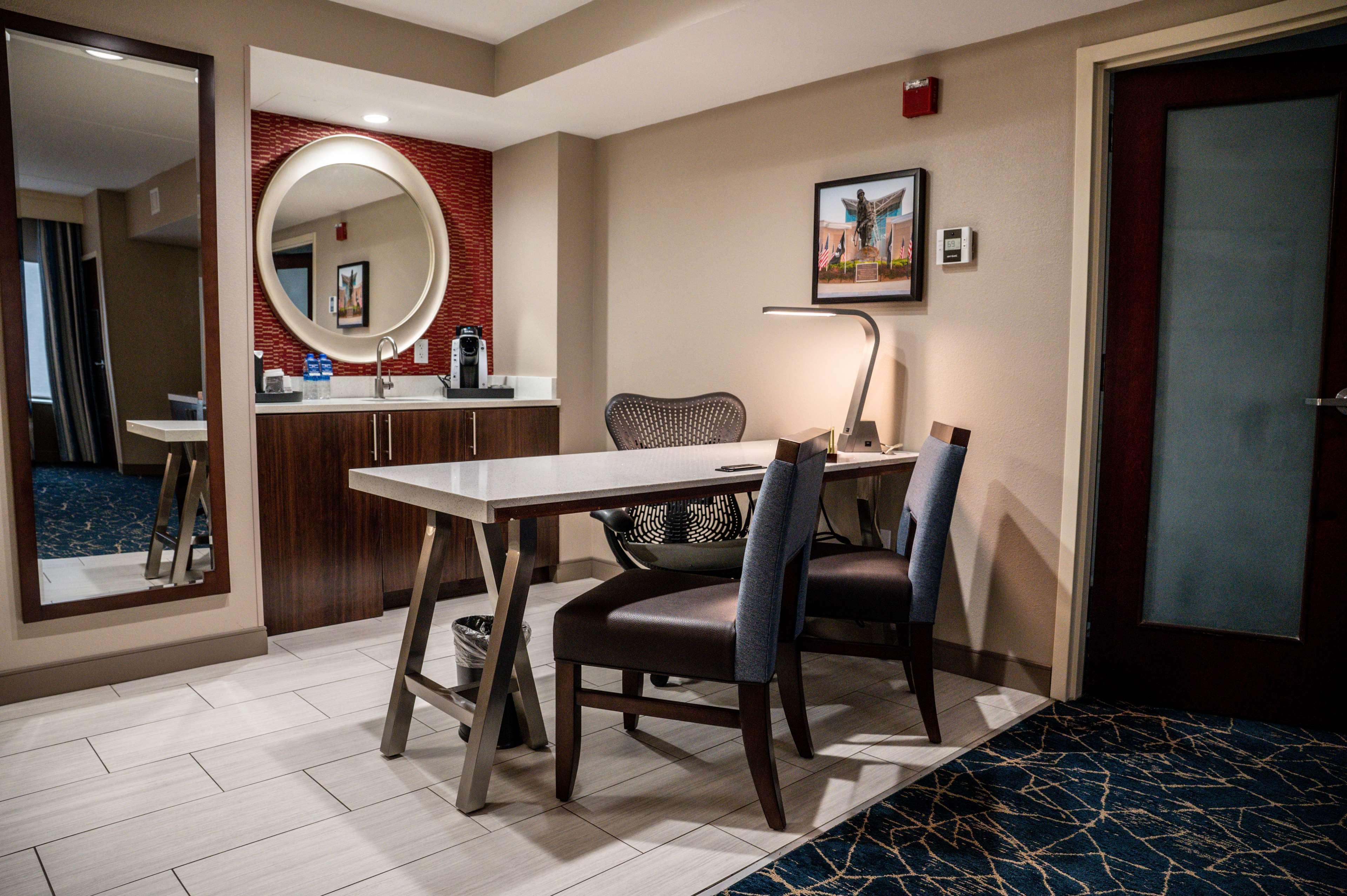 Hilton Garden Inn Fayetteville/Fort Bragg Exterior photo