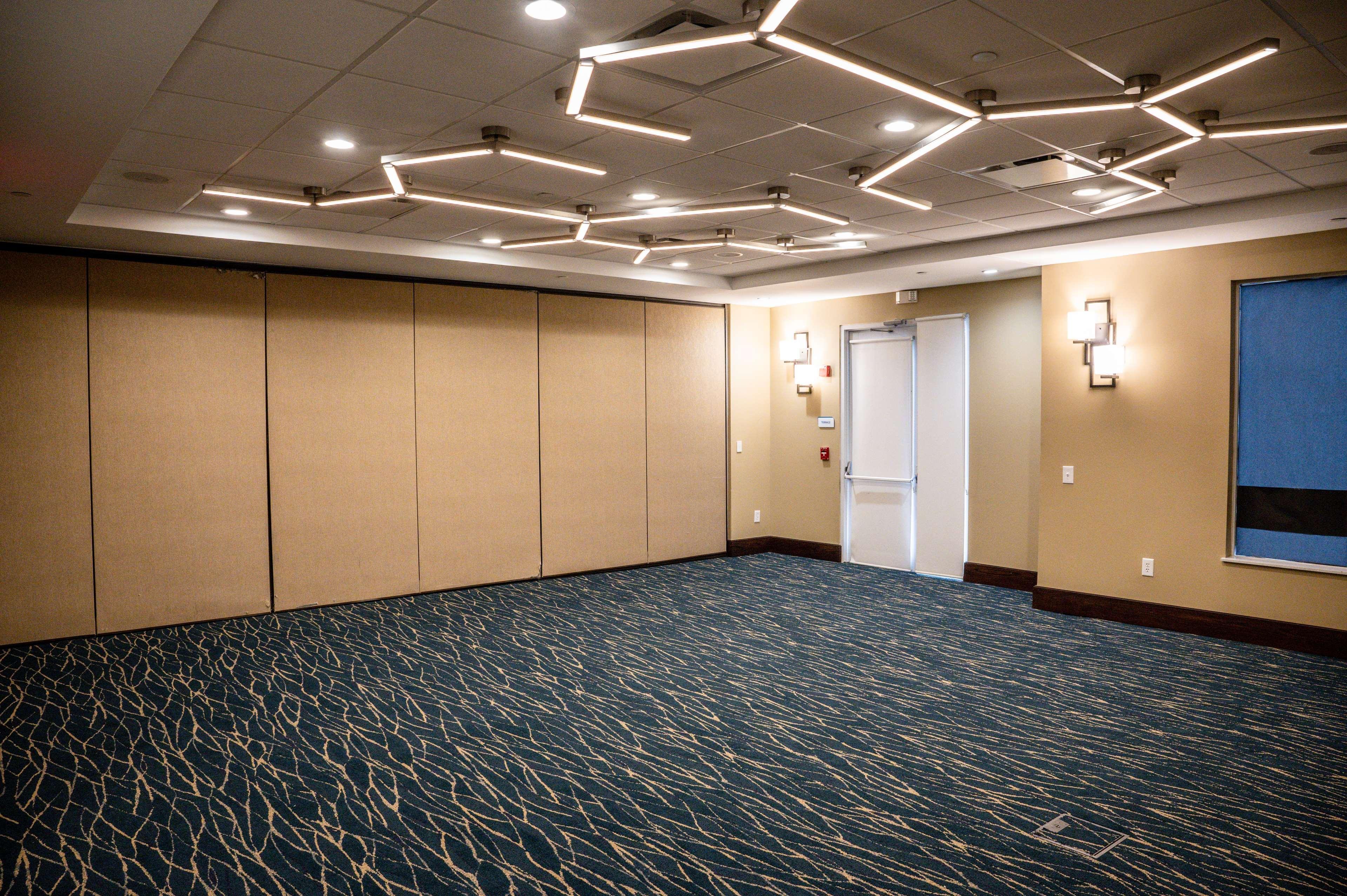 Hilton Garden Inn Fayetteville/Fort Bragg Exterior photo